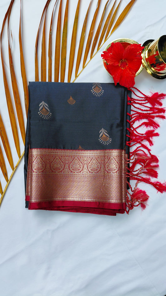red and grey kanjivaram saree with flower buta and rich pallu