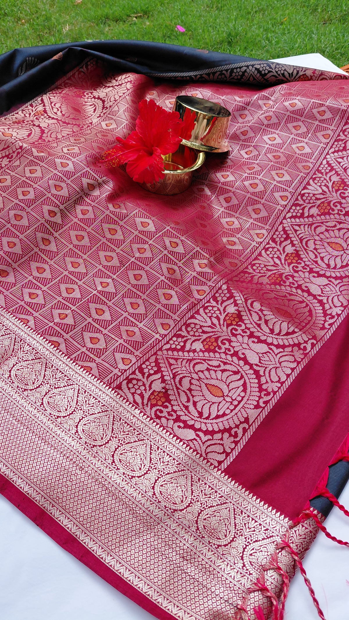 red and grey kanjivaram saree with flower buta and rich pallu