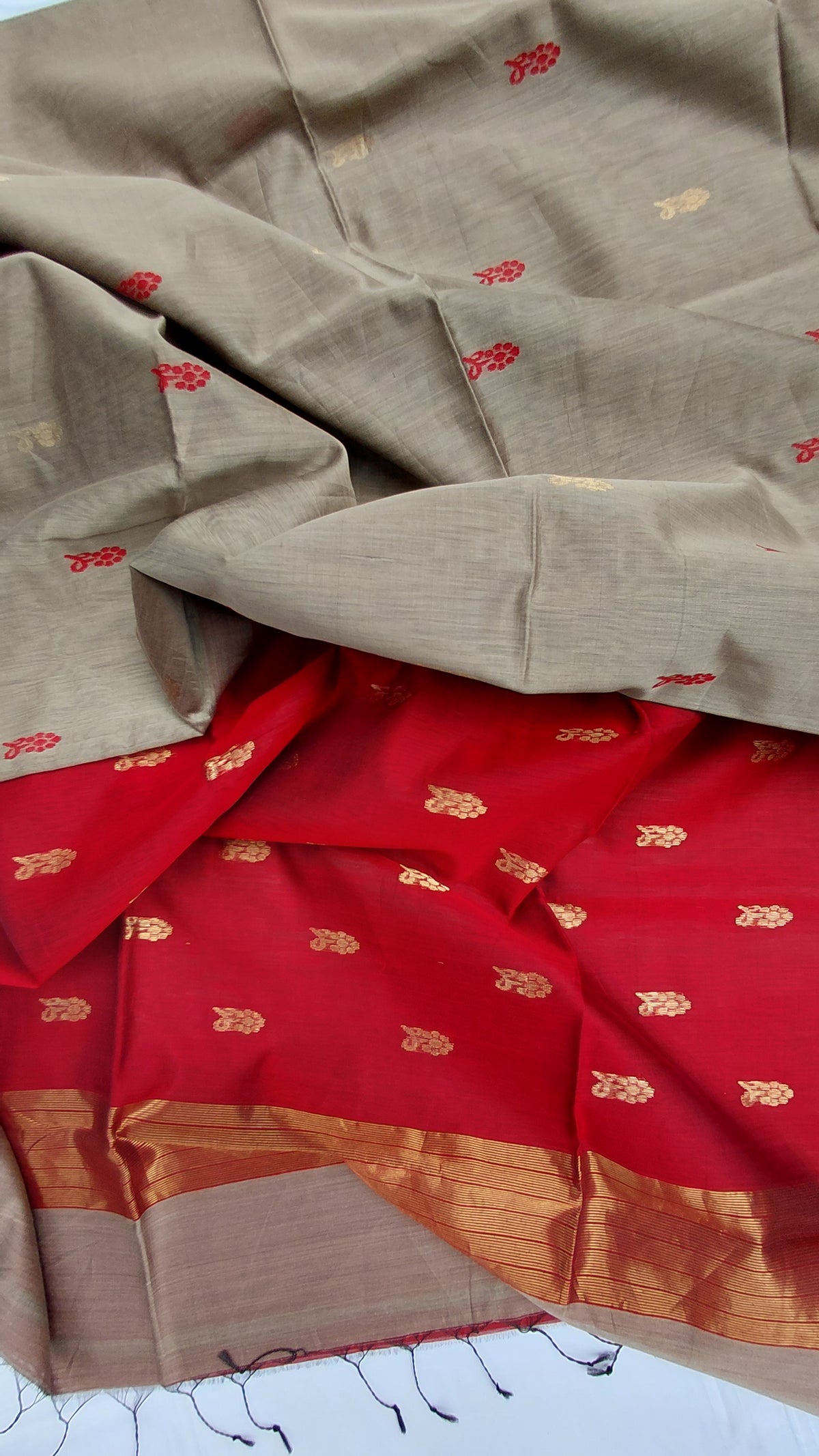 red and grey cotton silk maheshwari saree