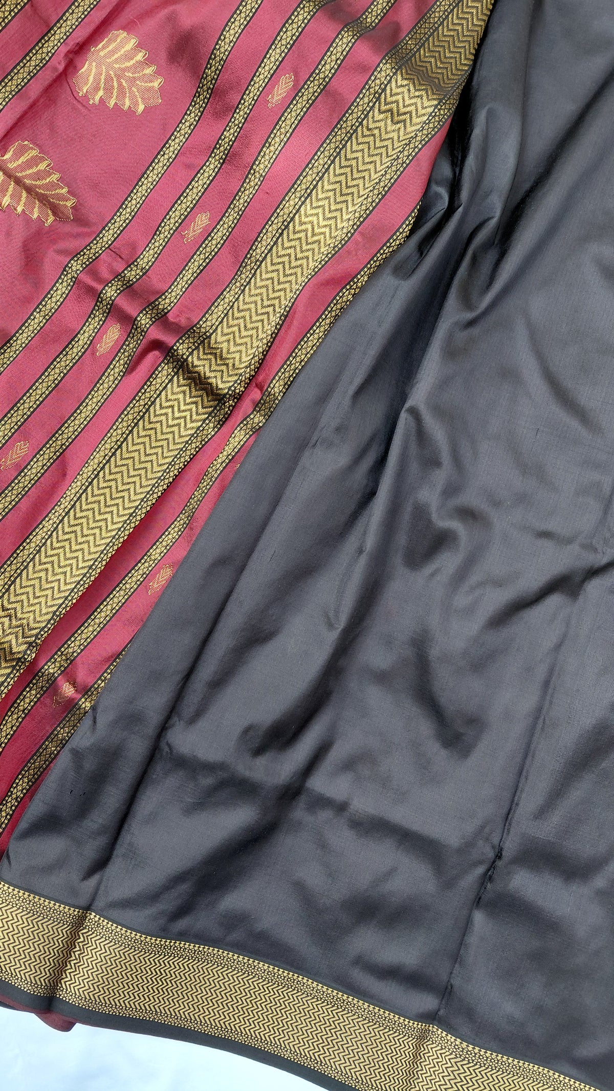 hand woven pure silk deep maroon maheshwari saree